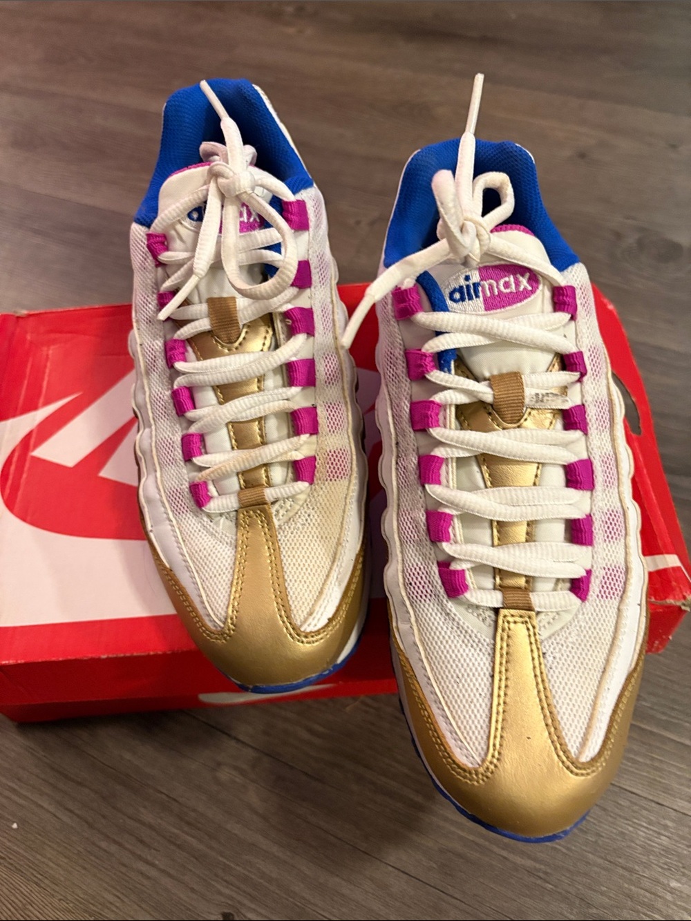 Nike Women's Sneakers - White/Gold/Pink/Blue